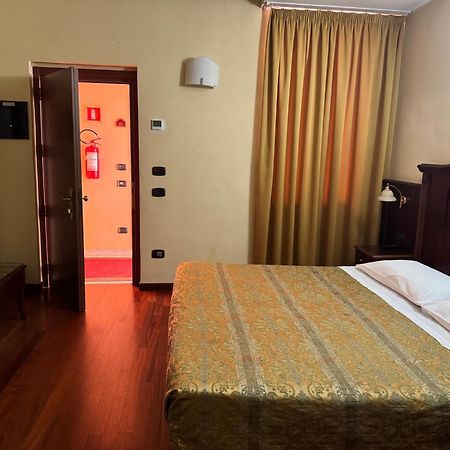 Hotel Valganna Milano Esterno foto