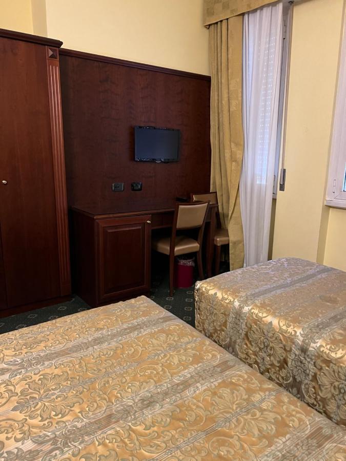 Hotel Valganna Milano Esterno foto