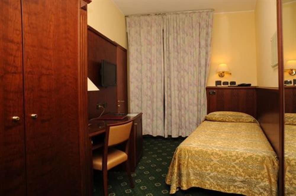Hotel Valganna Milano Esterno foto