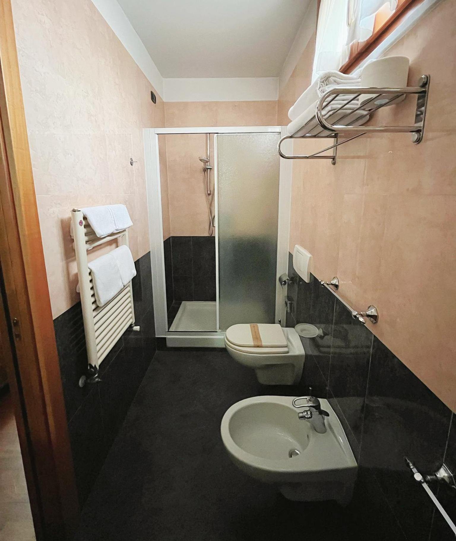 Hotel Valganna Milano Esterno foto