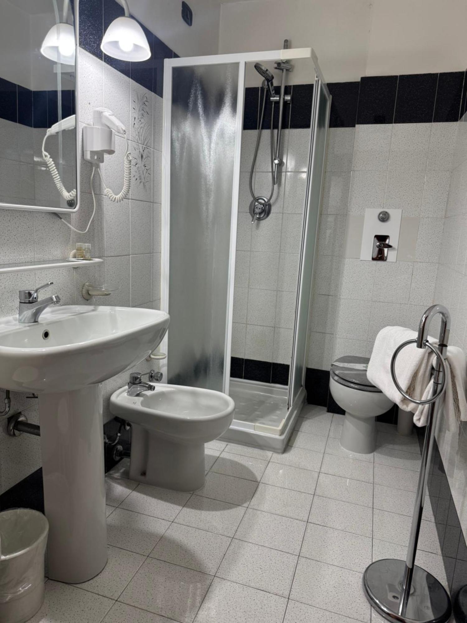 Hotel Valganna Milano Esterno foto